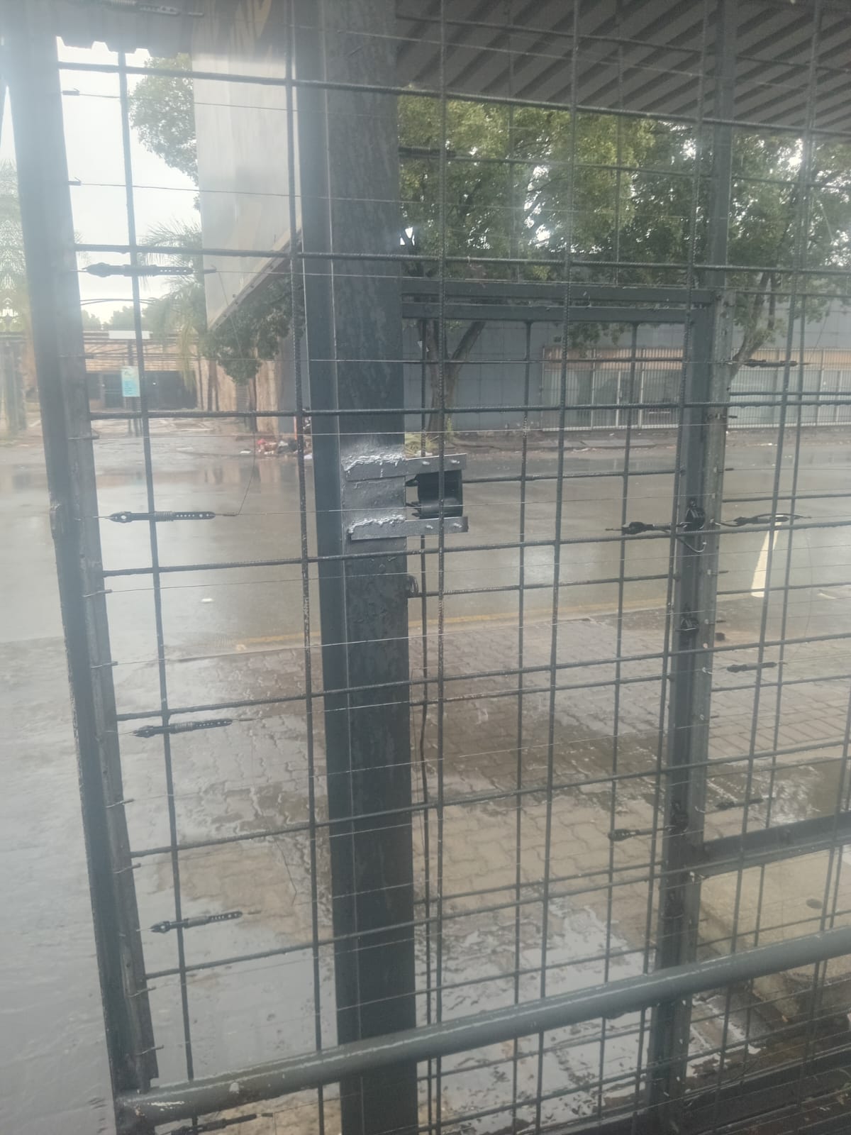 Fit new Gate contacts to the 3 Gates - Vereeniging Tyer Zone