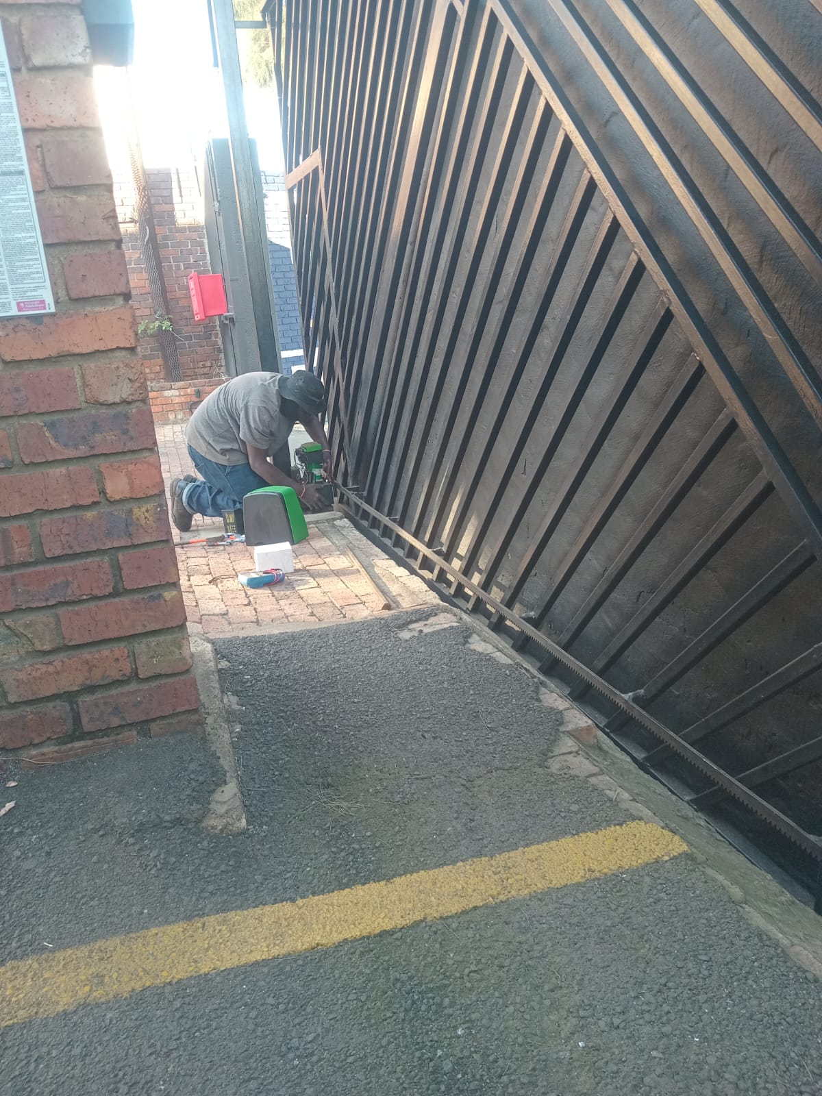 Gate repair - Radio Rd , Ablerton
