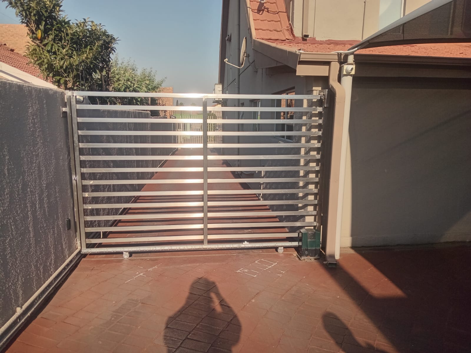 Maintenance on Gates, Gate motors, Garage doors, Changed Gate wheels, Electric Fence Testing and Alarm Testing - Zam Zam st, Roshnee, Dadda ville